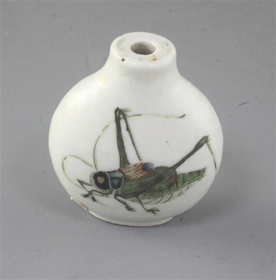 A Chinese cricket porcelain snuff bottle, Daoguang mark and of the period (1821-50), 6cm high  (no. 775)